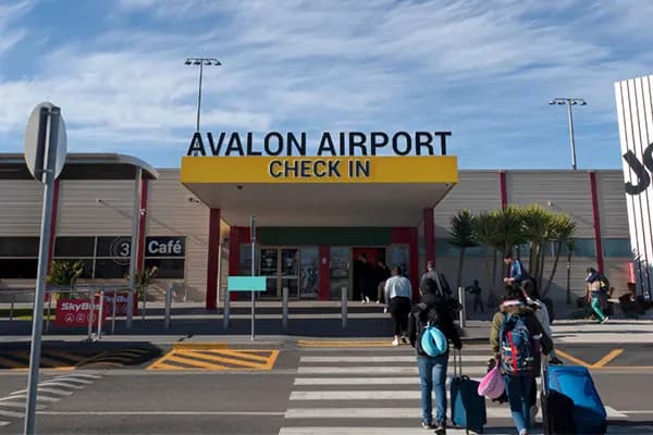 MNMRiDEZ Chauffeur Airport Transfer Services in Avalon