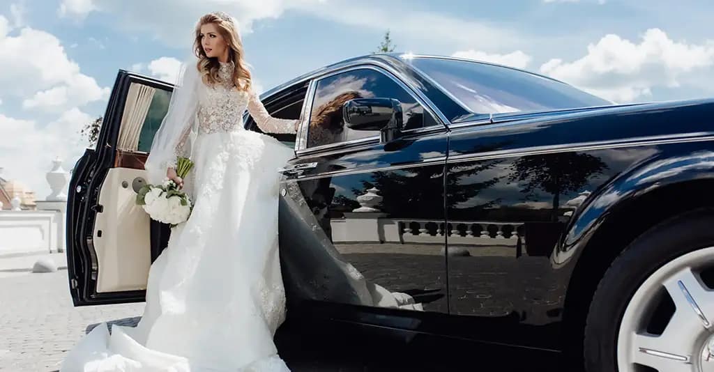 Luxurious & Elegant Wedding Car Hire in Melbourne and Victoria with MNMRiDEZ
