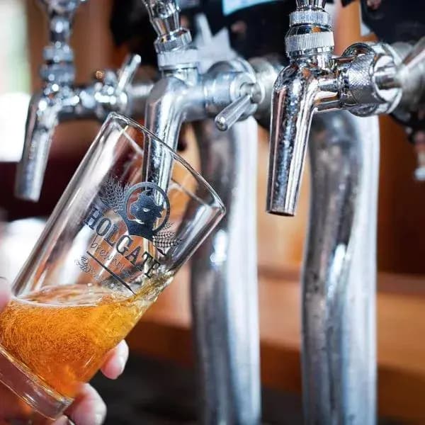 Holgate Brewhouse to Melbourne Airport premium and luxurious chauffeur service