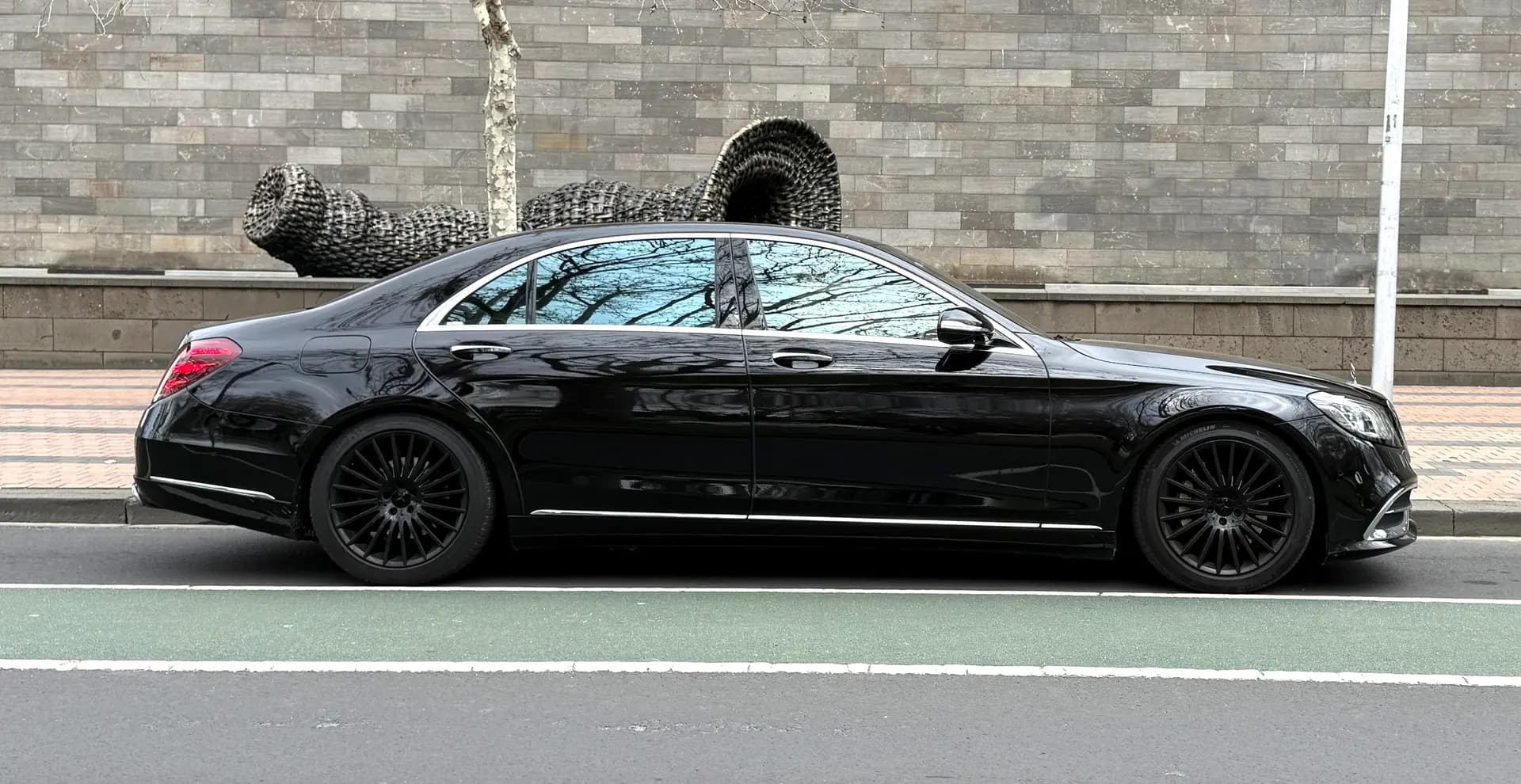 AFL Final 2025 Chauffeur Car Service : Ride in Comfort and Style to the MCG & Beyond