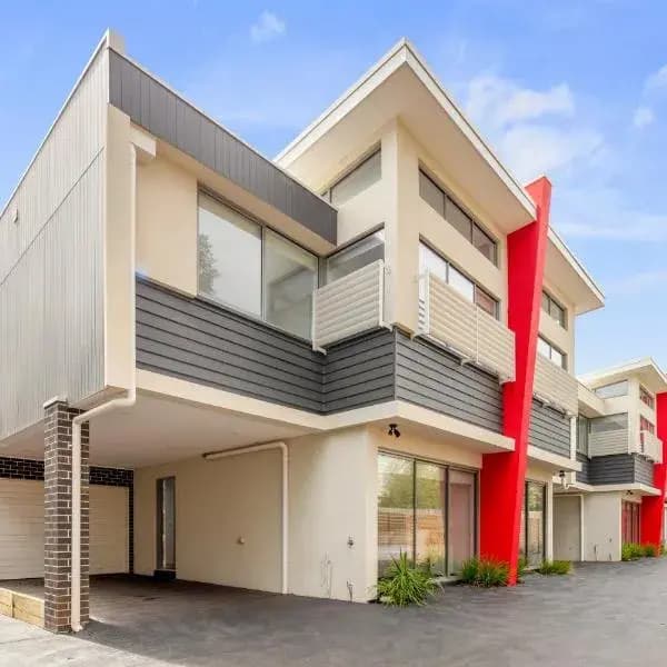Wimbledon Heights to Melbourne Airport (MEL) | Elevated Airport Transfer Experience