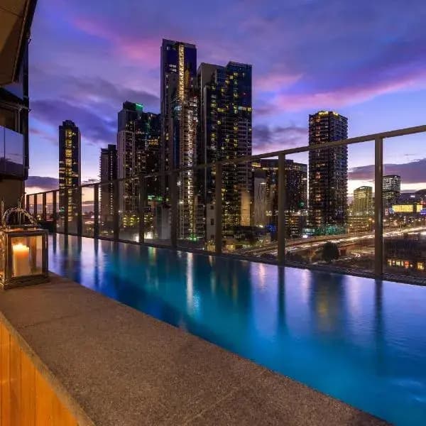 Southbank to Melbourne Airport (MEL) | Elevated Airport Transfer Experience
