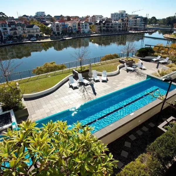 East Perth to Perth Airport (PER) | Elevated Airport Transfer Experience