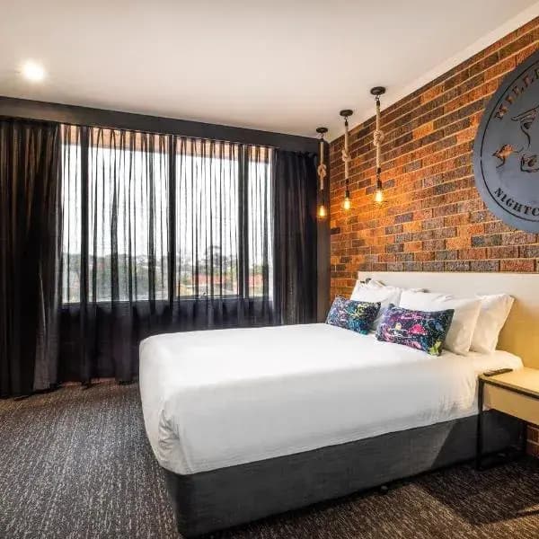 Altona to Melbourne Airport (MEL) | Elevated Airport Transfer Experience