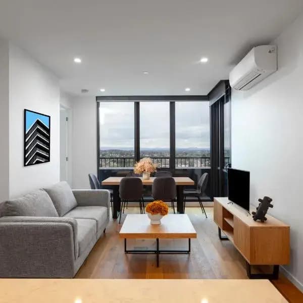 Heidelberg Heights to Melbourne Airport (MEL) | Elevated Airport Transfer Experience
