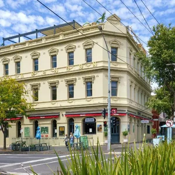 South Melbourne to Melbourne Airport (MEL) | Elevated Airport Transfer Experience