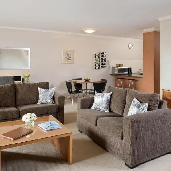 Warrandyte South to Melbourne Airport (MEL) | Elevated Airport Transfer Experience