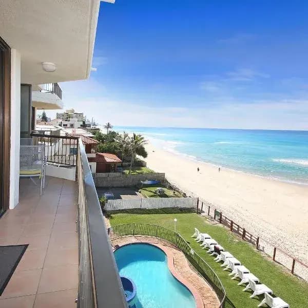 Nobby Beach to Brisbane Airport (BNE) | Elevated Airport Transfer Experience