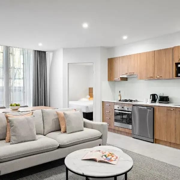 Eaglemont to Melbourne Airport (MEL) | Elevated Airport Transfer Experience