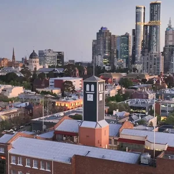 Carlton to Melbourne Airport (MEL) | Elevated Airport Transfer Experience