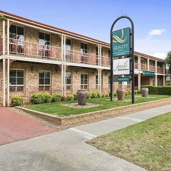 Golden Square to Melbourne Airport (MEL) | Elevated Airport Transfer Experience