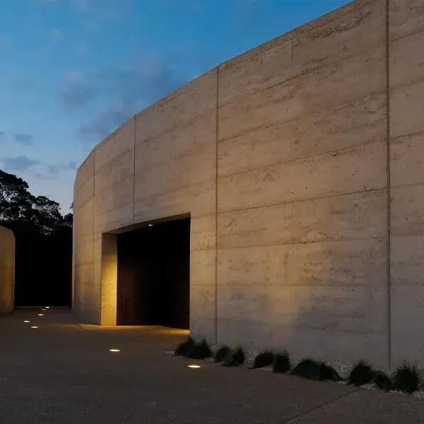 Red Hill South to Melbourne Airport (MEL) | Elevated Airport Transfer Experience