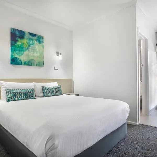 Essendon Fields to Melbourne Airport (MEL) | Elevated Airport Transfer Experience