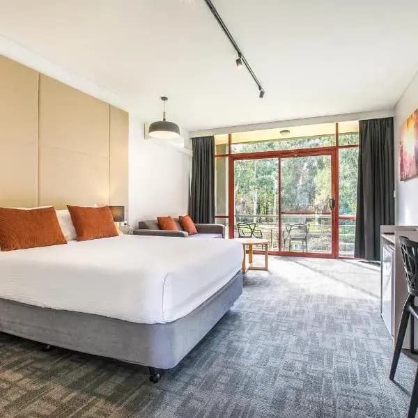 Lilydale to Melbourne Airport (MEL) | Elevated Airport Transfer Experience