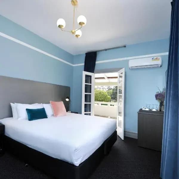 Caversham to Perth Airport (PER) | Elevated Airport Transfer Experience