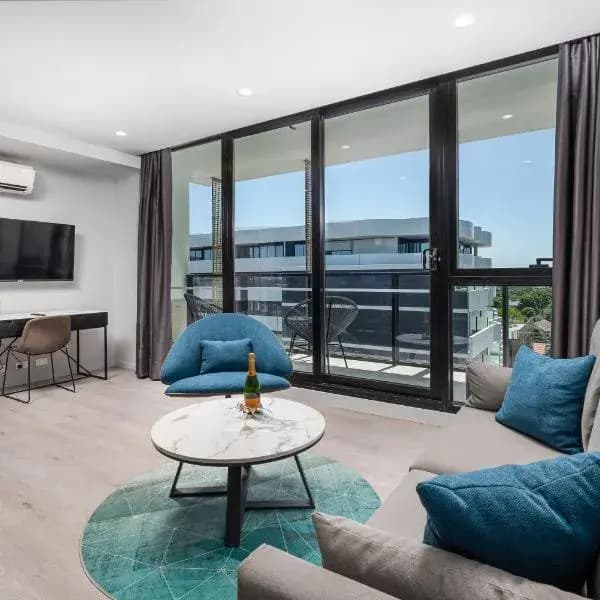 Carnegie to Melbourne Airport (MEL) | Elevated Airport Transfer Experience