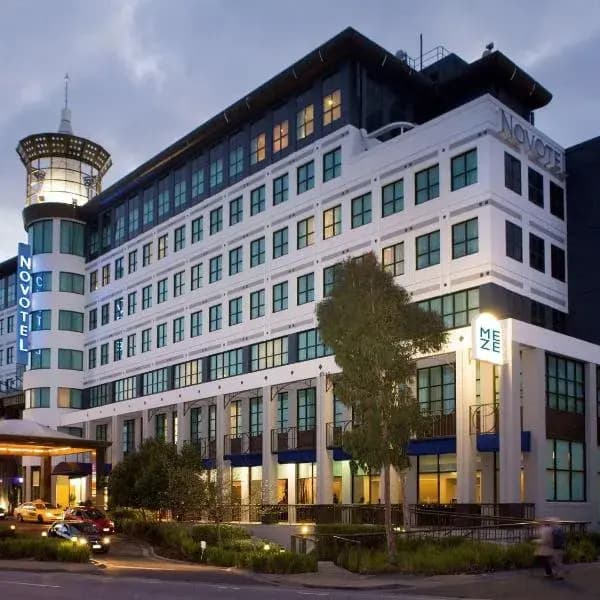 Glen Waverley to Melbourne Airport (MEL) | Elevated Airport Transfer Experience