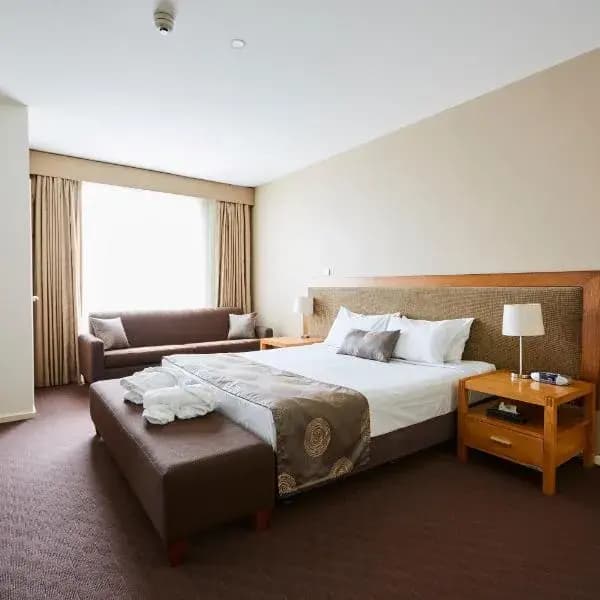 Mount Eliza to Melbourne Airport (MEL) | Elevated Airport Transfer Experience