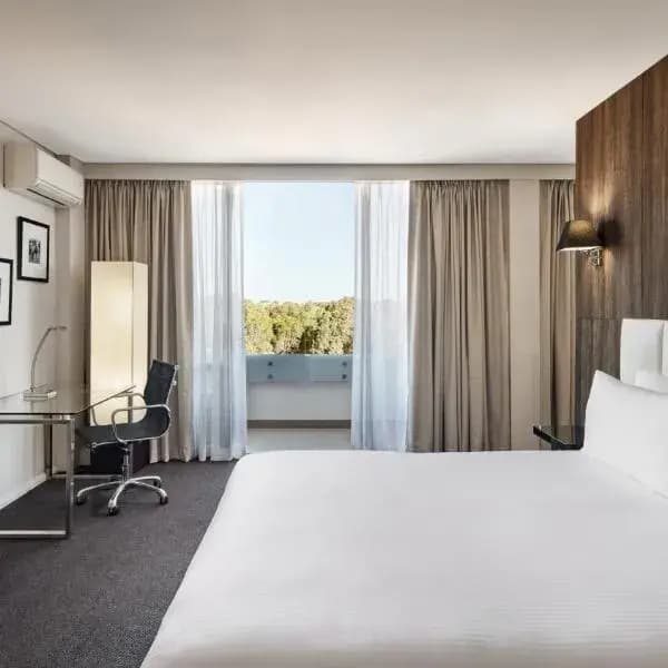 Liverpool to Sydney Airport (SYD) | Elevated Airport Transfer Experience