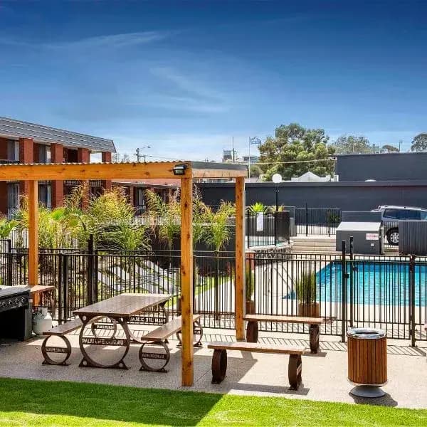 Warrnambool to Melbourne Airport (MEL) | Elevated Airport Transfer Experience