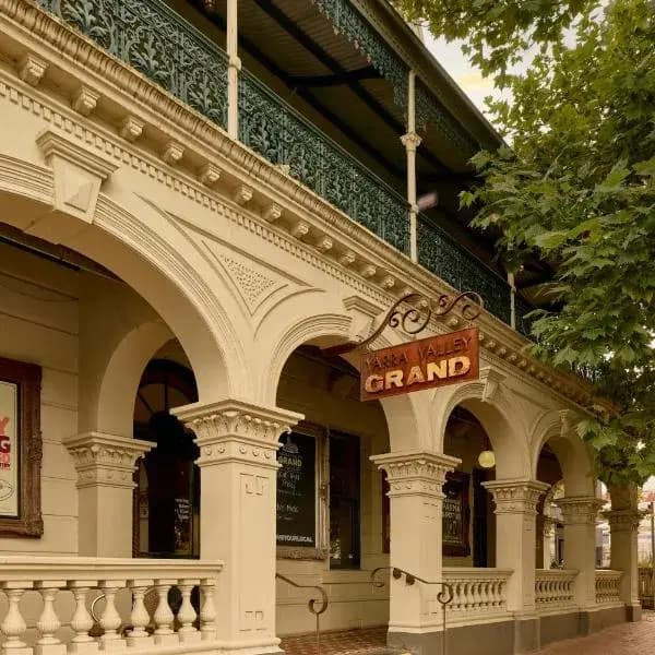 Watsons Creek to Melbourne Airport (MEL) | Elevated Airport Transfer Experience