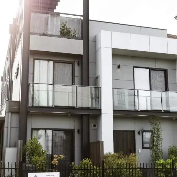 Manifold Heights to Melbourne Airport (MEL) | Elevated Airport Transfer Experience
