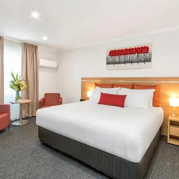 Glenside to Adelaide Airport (ADL) | Elevated Airport Transfer Experience
