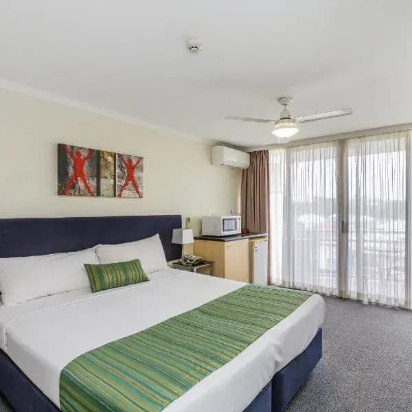 Seven Hills to Brisbane Airport (BNE) | Elevated Airport Transfer Experience