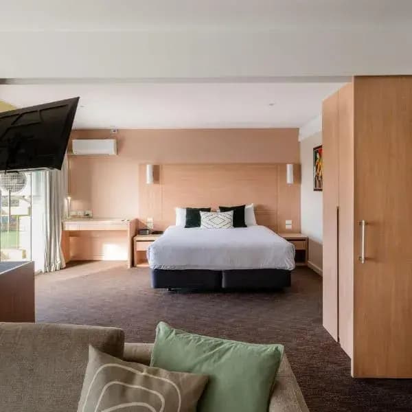 Hawthorn to Adelaide Airport (ADL) | Elevated Airport Transfer Experience