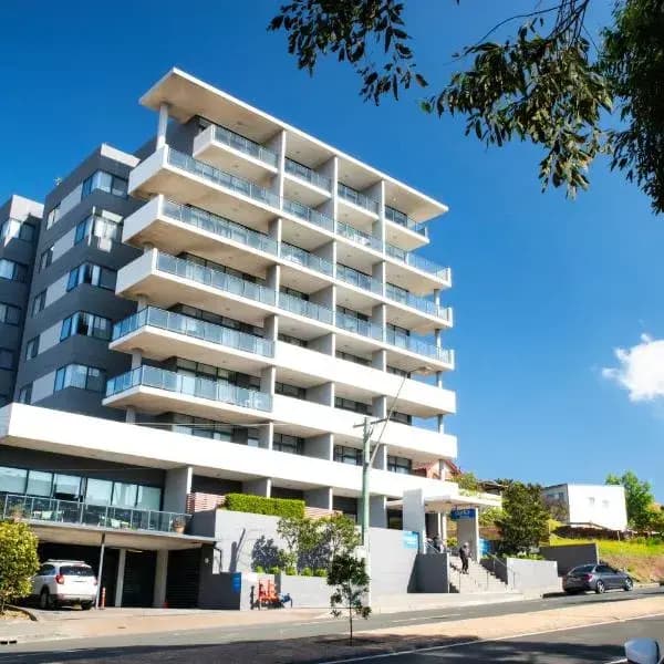 Lake Heights to Sydney Airport (SYD) | Elevated Airport Transfer Experience