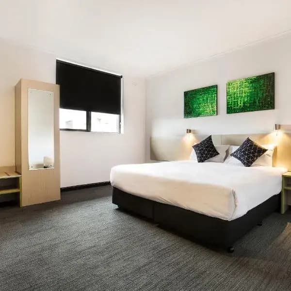 Caroline Springs to Melbourne Airport (MEL) | Elevated Airport Transfer Experience