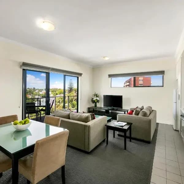 Floreat Forum to Perth Airport (PER) | Elevated Airport Transfer Experience