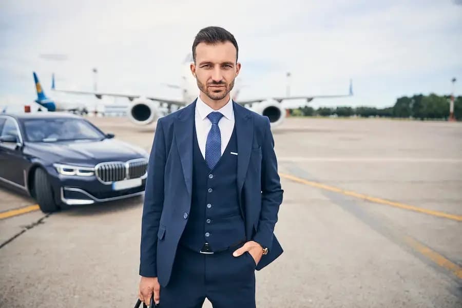 Private Brisbane Airport Transfers with MNMRiDEZ Chauffeur Service