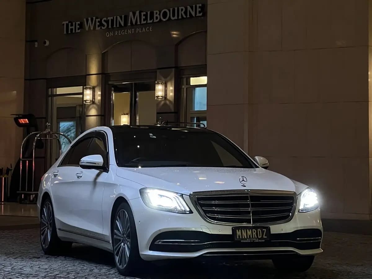 Discover the Best Luxury Car Hire in Melbourne with MNMRidez Chauffeur