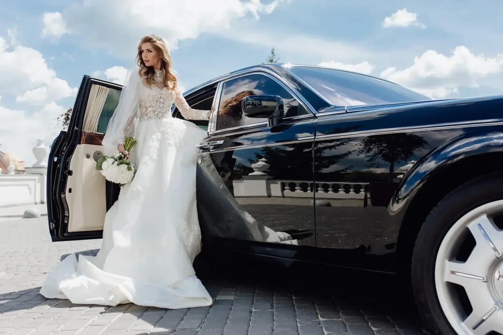 Wedding Car Hire Melbourne | Luxury, Classic & Bridal Cars
