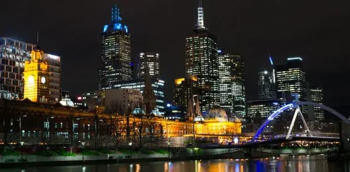 Enjoy Mind-Blowing Melbourne Sightseeing Tours With mnmridez Chauffeur Luxury Chauffeur