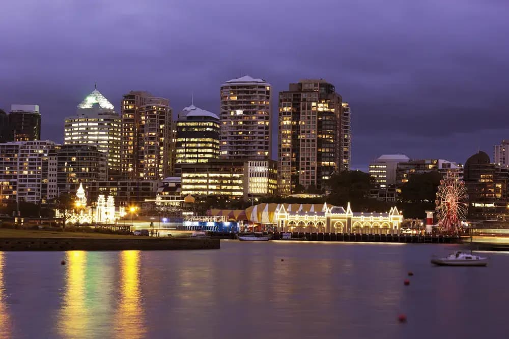 North Sydney to Sydney Airport  - Luxury Travel with MNMRiDEZ Chauffeur