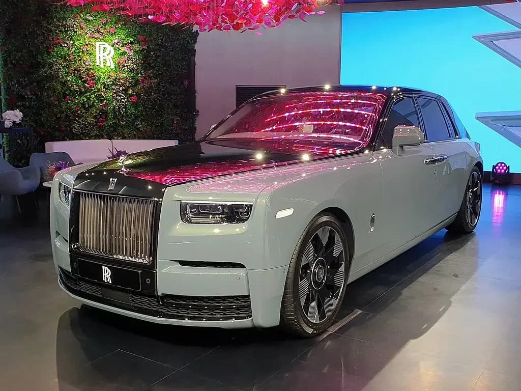 Rolls Royce Hire Melbourne: Elevate Your Journey with MNMRiDEZ’s Luxury Fleet