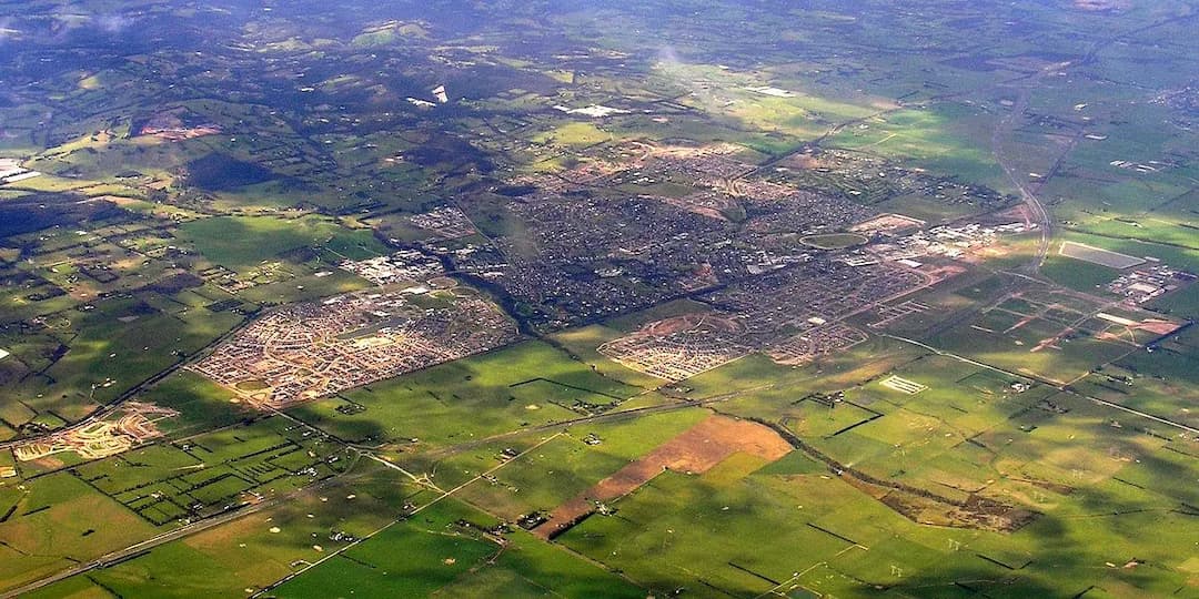 Pakenham to Melbourne Airport (MEL) | Reliable Airport Transfer