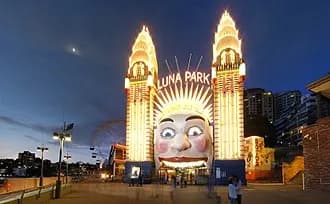 Milsons Point to Sydney Airport - Luxury Transfer with MNMRiDEZ Chauffeur