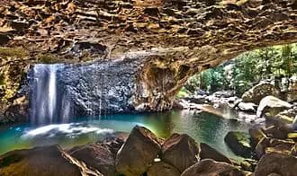 Natural Bridge to Brisbane Airport (BNE) | Reliable Airport Transfer
