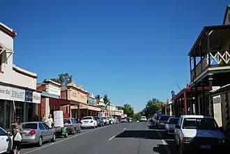 Chiltern to Melbourne Airport (MEL) | Reliable Airport Transfer