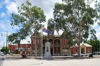 Eaglehawk to Melbourne Airport (MEL) | Reliable Airport Transfer