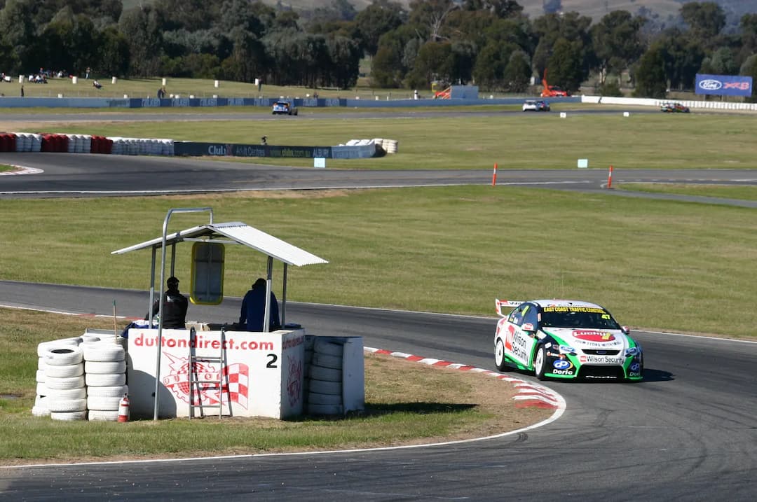 Winton to Melbourne Airport (MEL) | Reliable Airport Transfer