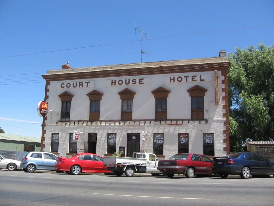 Smythesdale to Melbourne Airport (MEL) | Reliable Airport Transfer