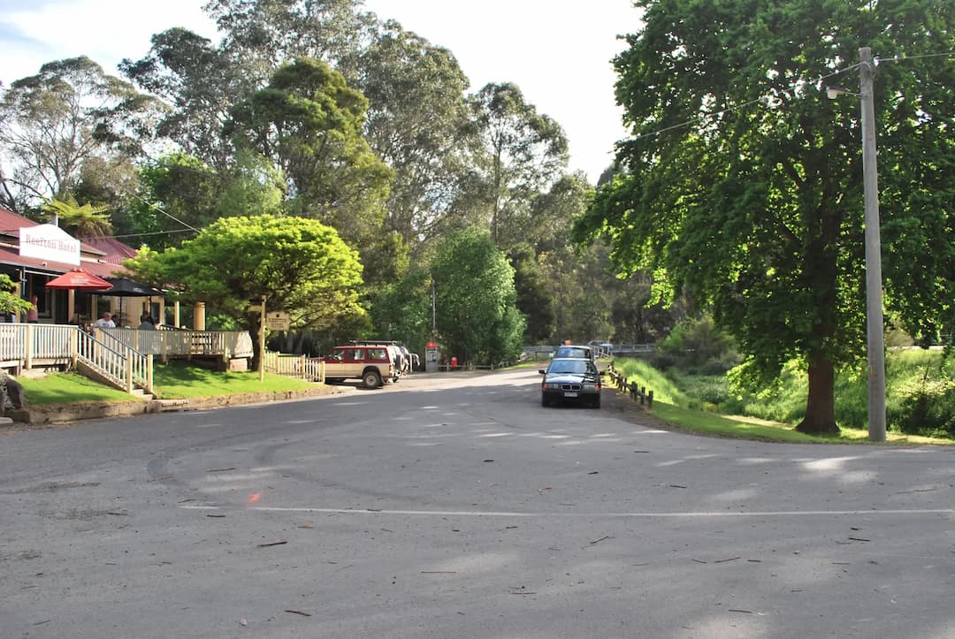 Mcmahons Creek to Melbourne Airport (MEL) | Reliable Airport Transfer