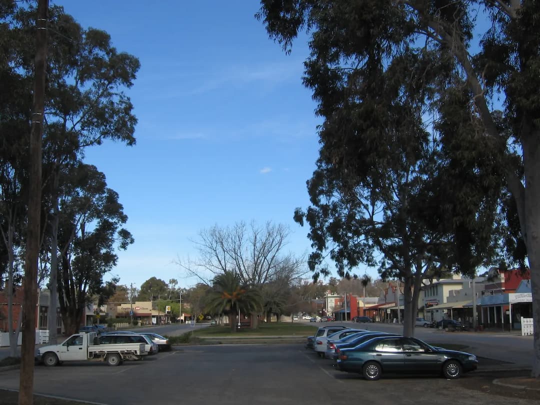 Rushworth to Melbourne Airport (MEL) | Reliable Airport Transfer