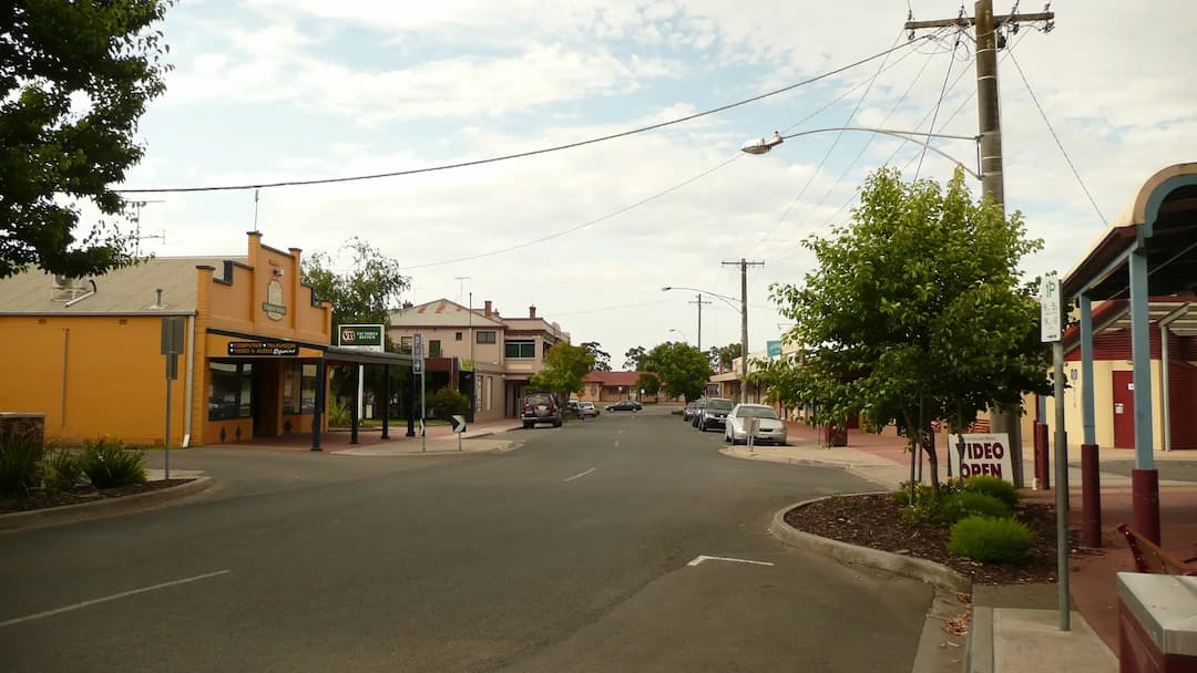 Trafalgar South to Melbourne Airport (MEL) | Reliable Airport Transfer