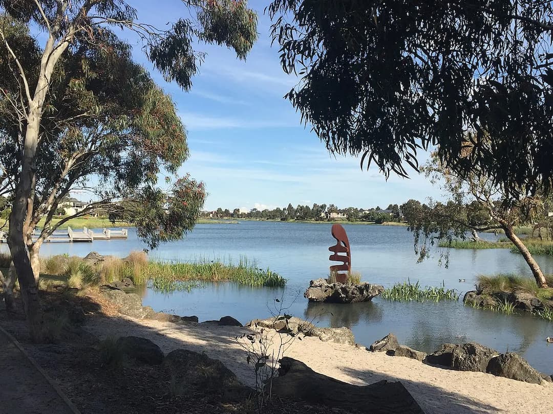 Waterways to Melbourne Airport (MEL) | Reliable Airport Transfer