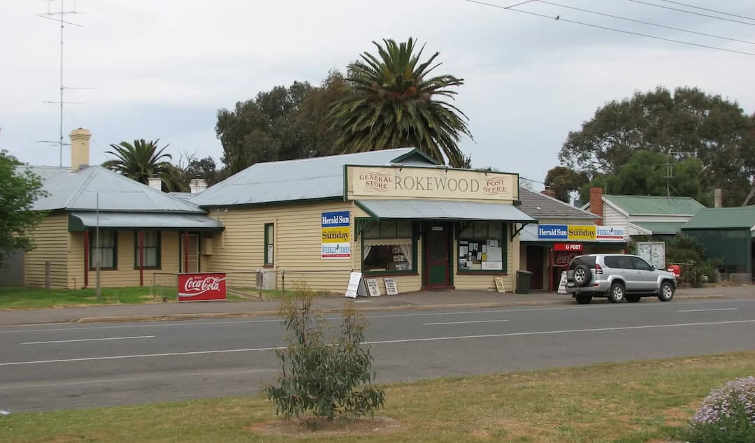 Werneth to Melbourne Airport (MEL) | Reliable Airport Transfer